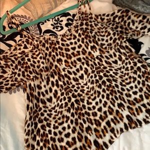2/$12 Leopard Print Cold Shoulder Flowy Top Size M